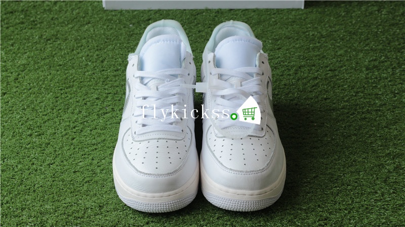 Nike Air Force 1\'07 Off White